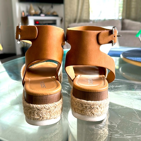 Soda Shoes/Sandal for Women size 10 Brown/Cream - Picture 1 of 9